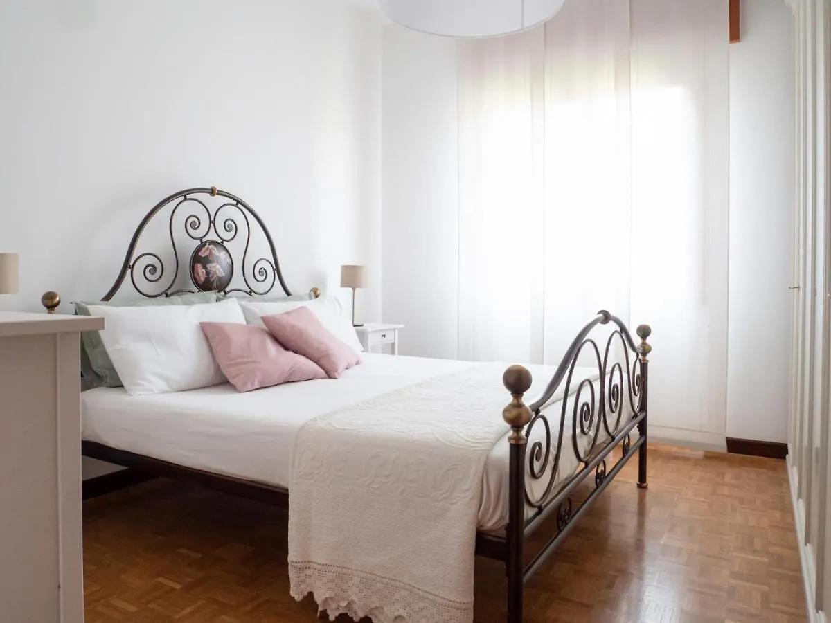 The Best Rent - Large And Bright Two-Bedrooms Apartment With Balcony Milan