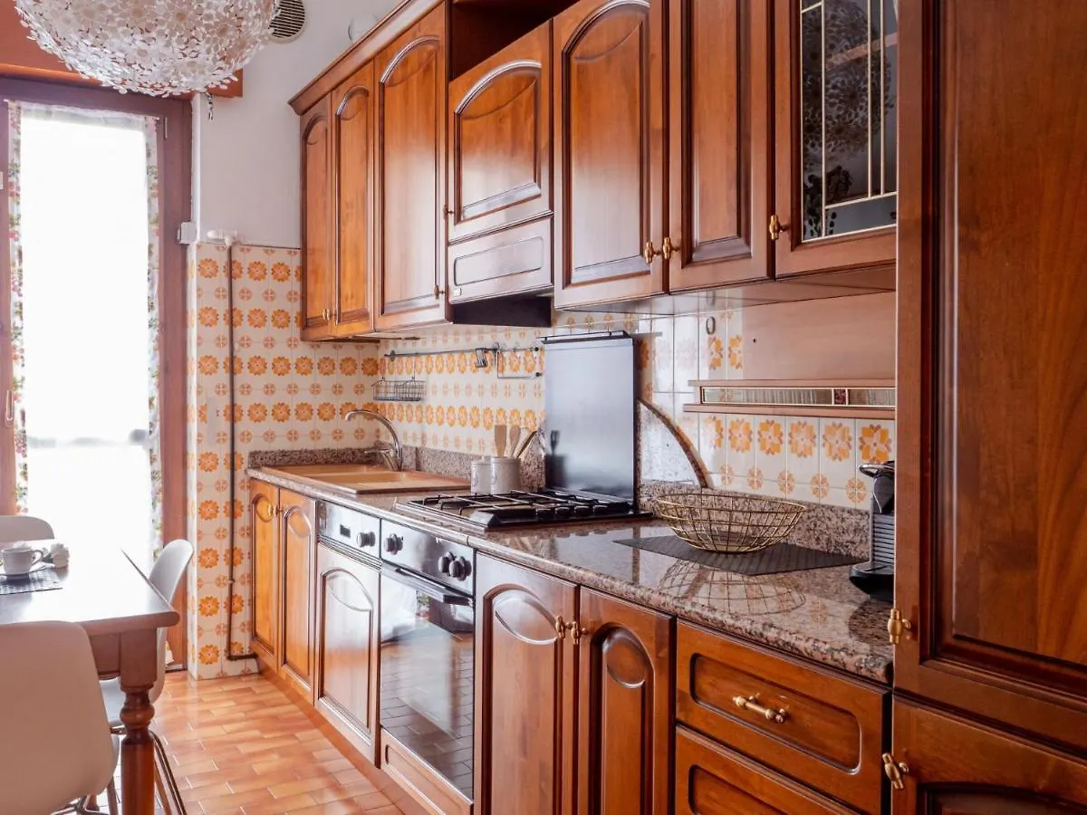 The Best Rent - Large And Bright Two-Bedrooms Apartment With Balcony ミラノ
