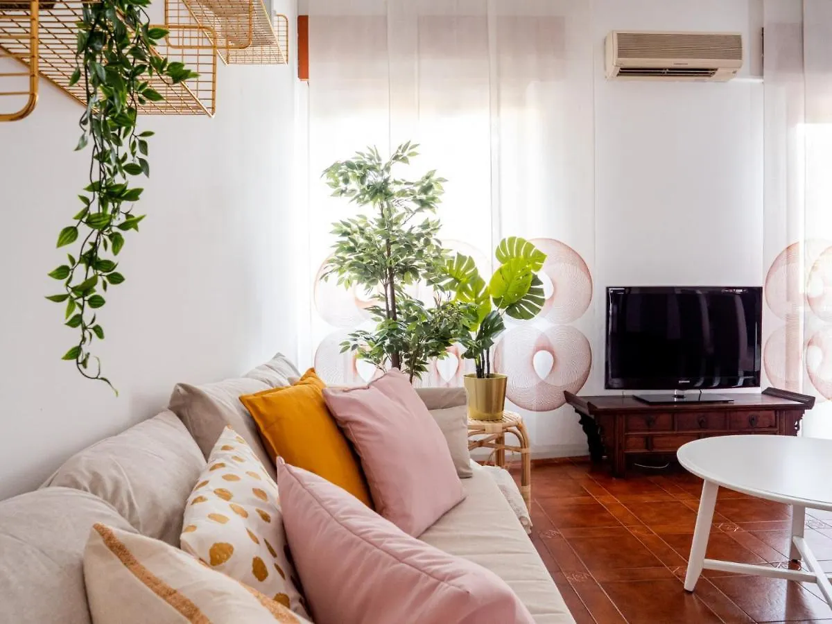 The Best Rent - Large And Bright Two-Bedrooms Apartment With Balcony ミラノ 0*,  イタリア
