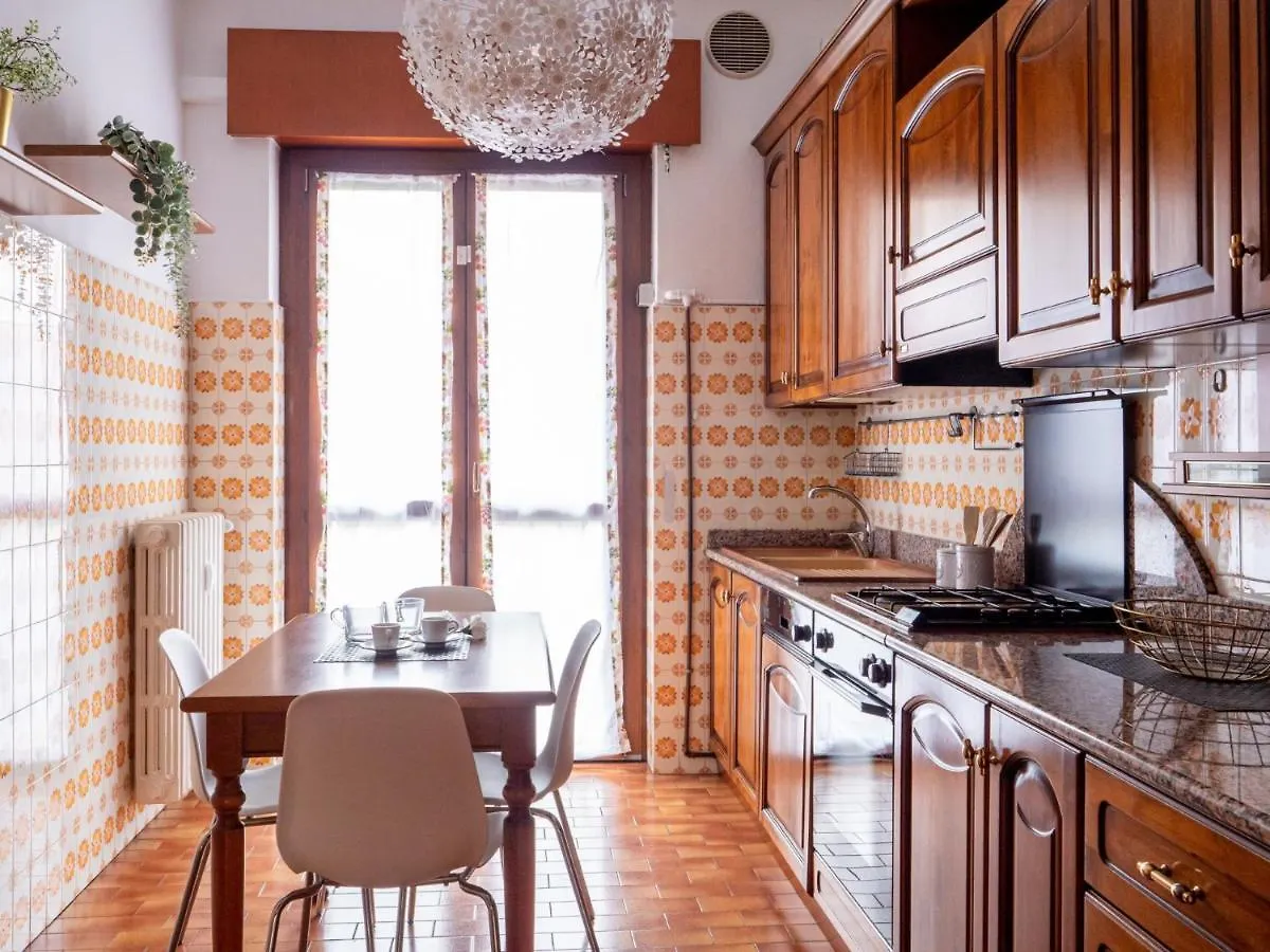 The Best Rent - Large And Bright Two-Bedrooms Apartment With Balcony Milan