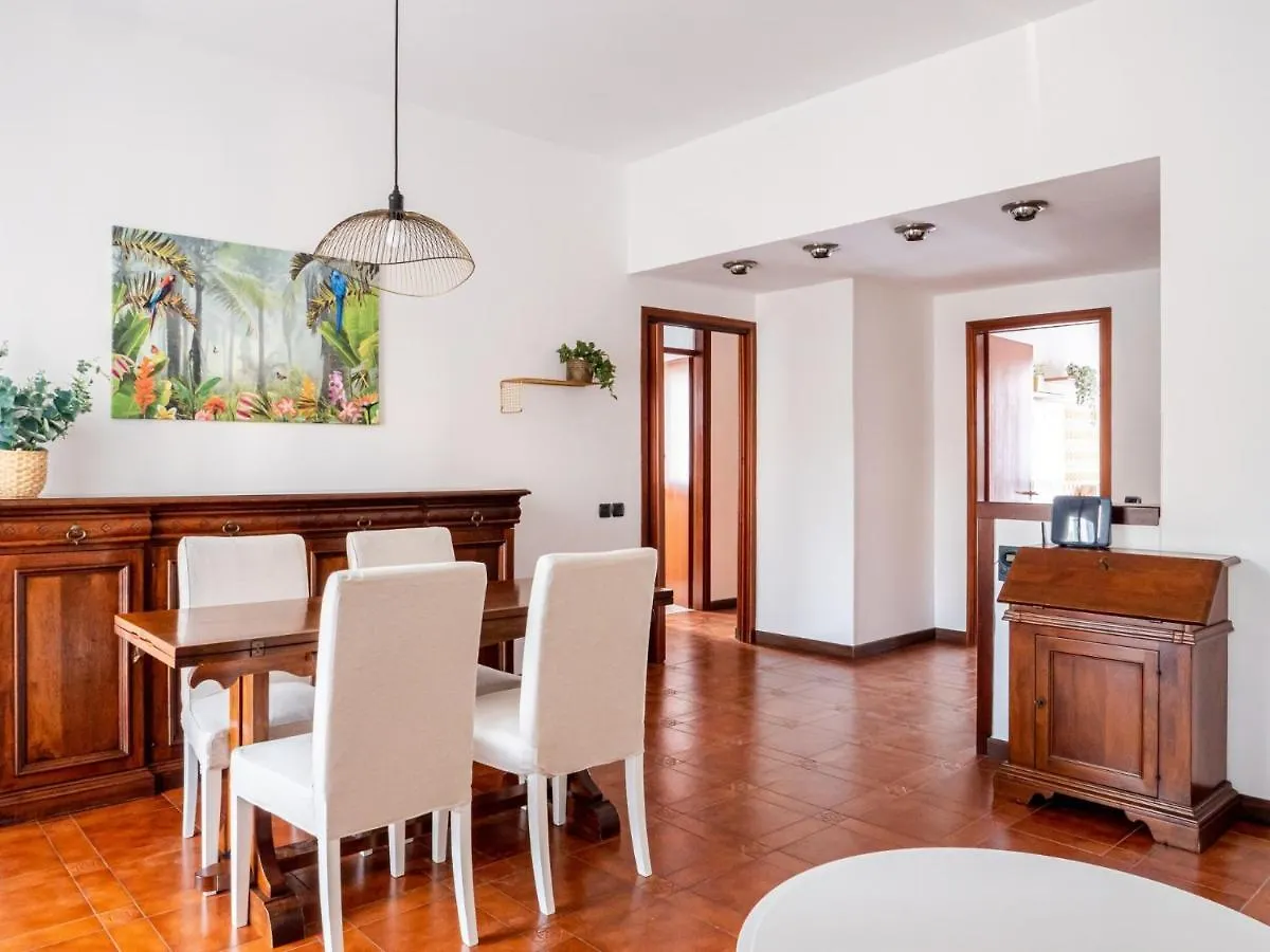 The Best Rent - Large And Bright Two-Bedrooms Apartment With Balcony ミラノ 0*,
