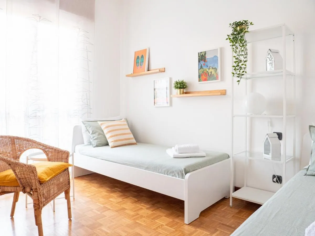 The Best Rent - Large And Bright Two-Bedrooms Apartment With Balcony ミラノ