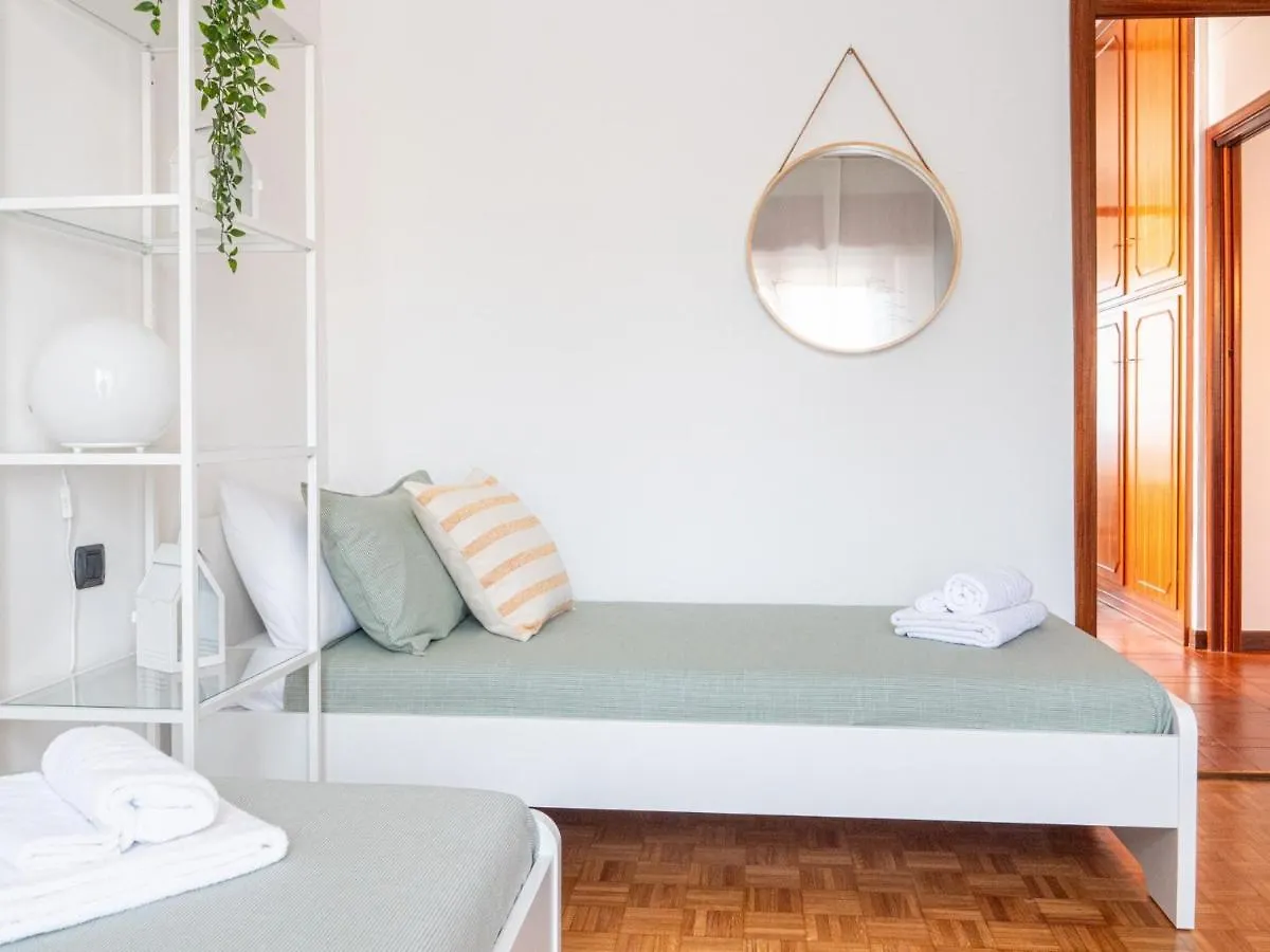 The Best Rent - Large And Bright Two-Bedrooms Apartment With Balcony ミラノ